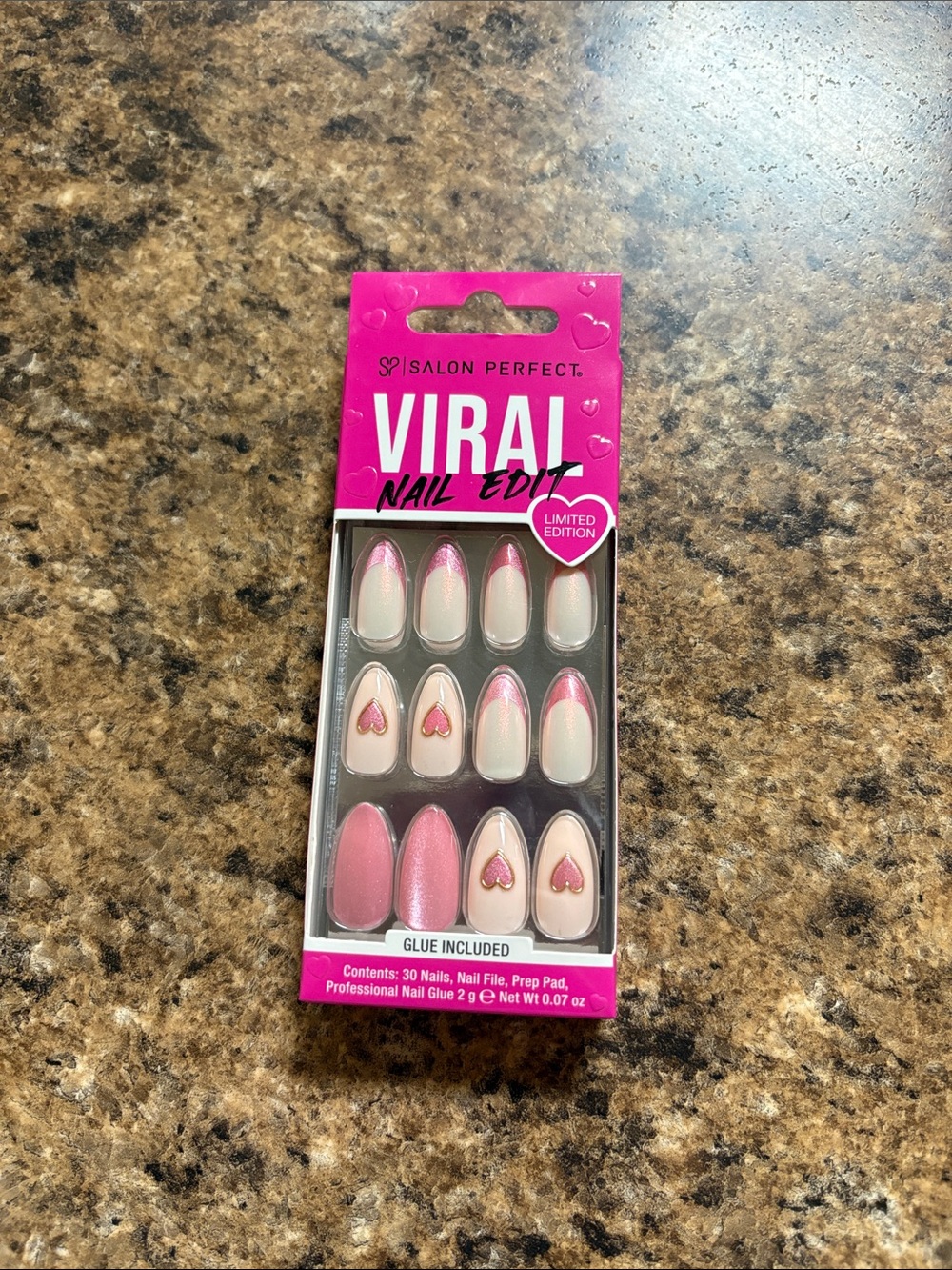 Salon Perfect Viral Nail Edit Pink Heart Press-On Nails